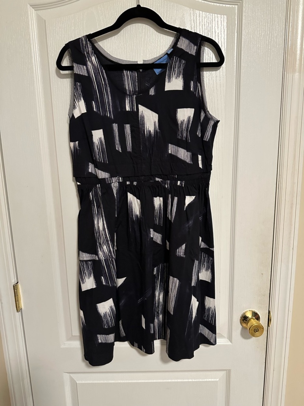 Simply Vera Wang Black White Dress L Sleeveless Pockets Stretch